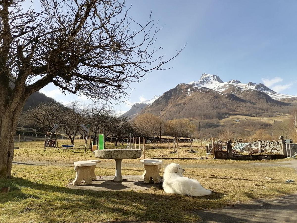 Aux d'Estaing Croisés, Gîte de montagne accessible à tous Exterior foto