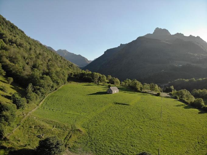 Aux d'Estaing Croisés, Gîte de montagne accessible à tous Exterior foto