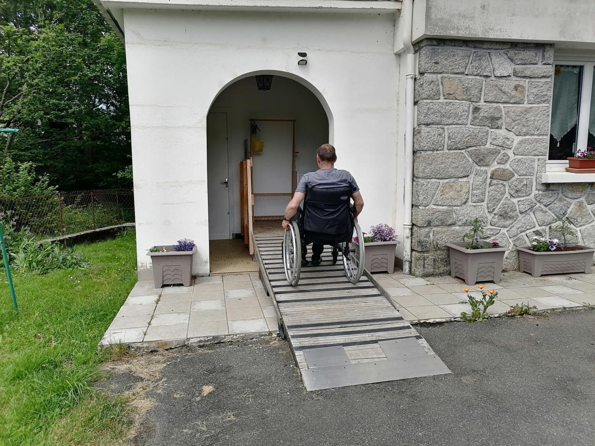Aux d'Estaing Croisés, Gîte de montagne accessible à tous Exterior foto